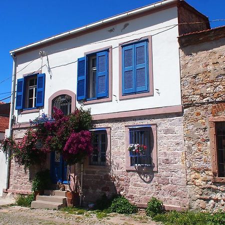 Istanbul Pension Ayvalik Bagian luar foto