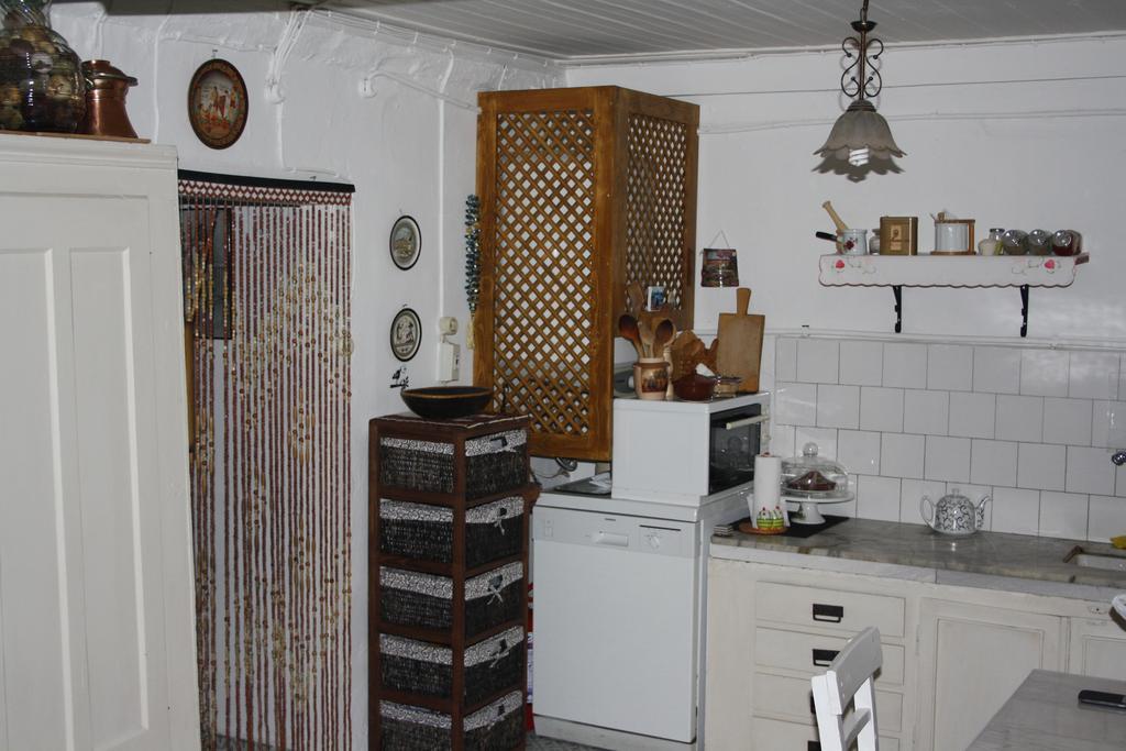 Istanbul Pension Ayvalik Bagian luar foto