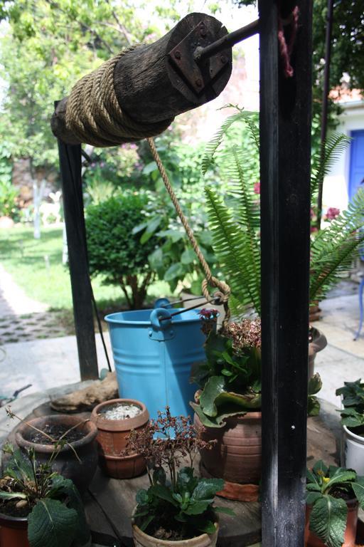 Istanbul Pension Ayvalik Bagian luar foto