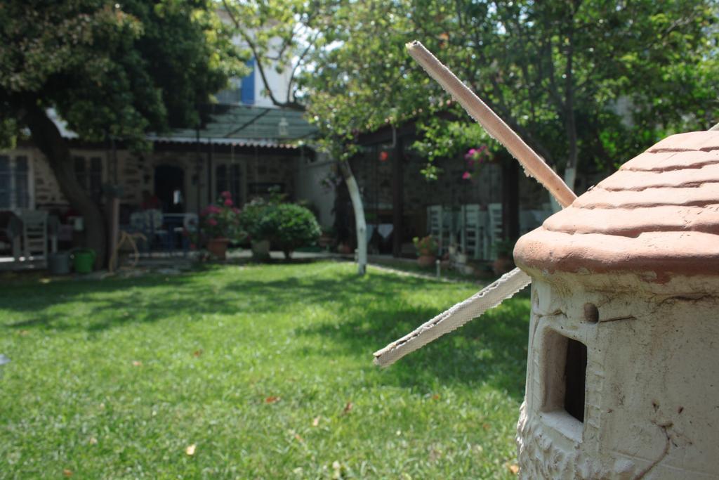 Istanbul Pension Ayvalik Bagian luar foto