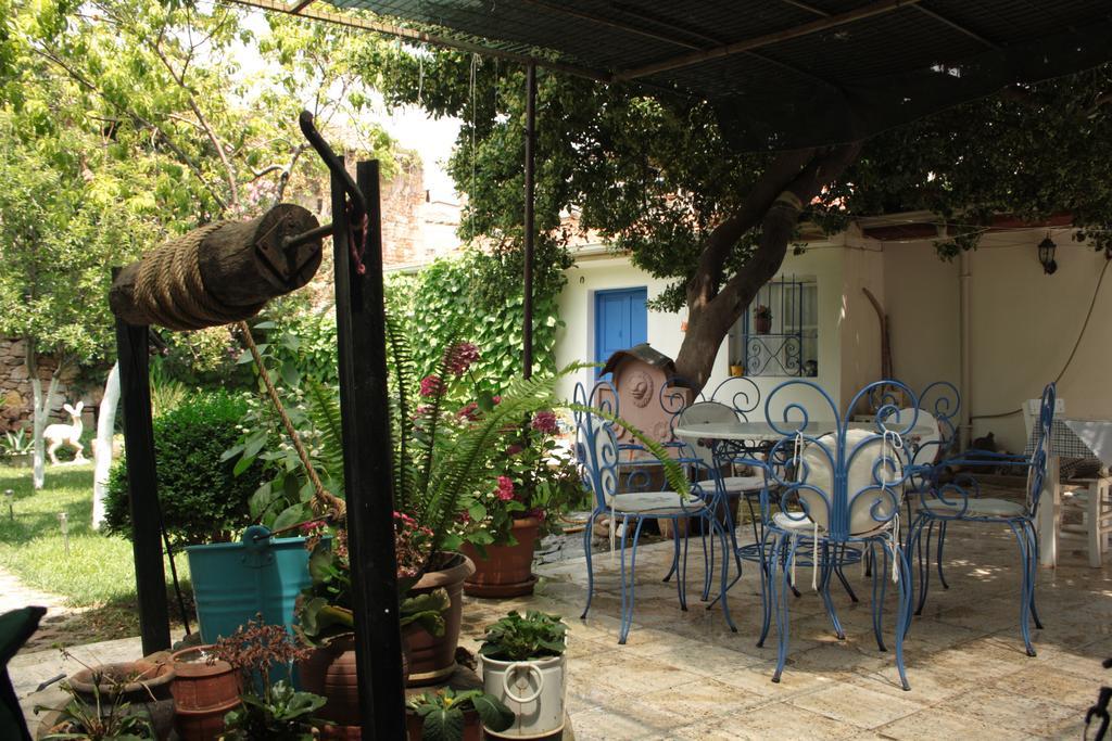 Istanbul Pension Ayvalik Bagian luar foto