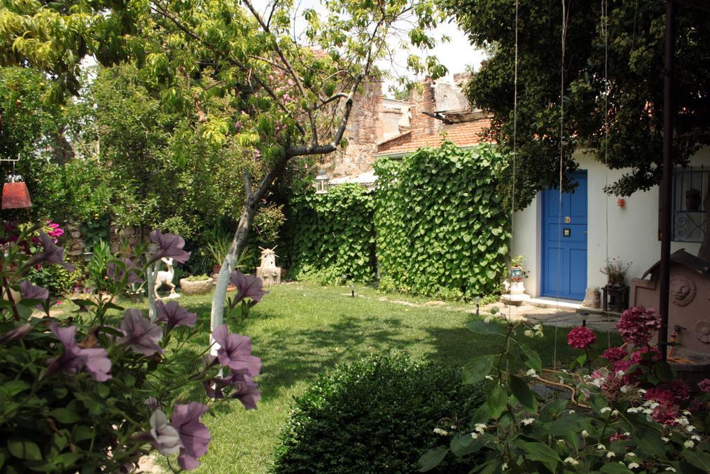 Istanbul Pension Ayvalik Bagian luar foto