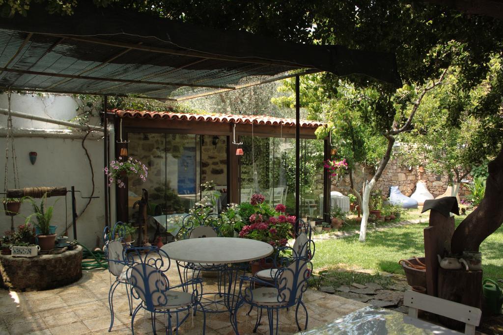 Istanbul Pension Ayvalik Bagian luar foto