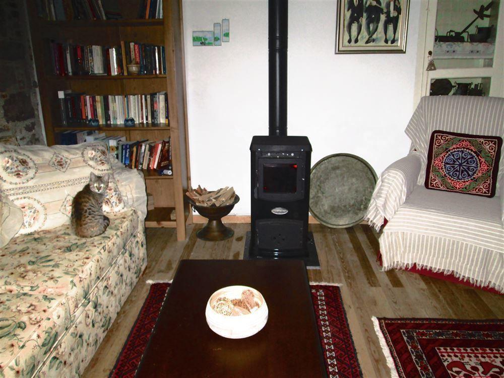 Istanbul Pension Ayvalik Bagian luar foto
