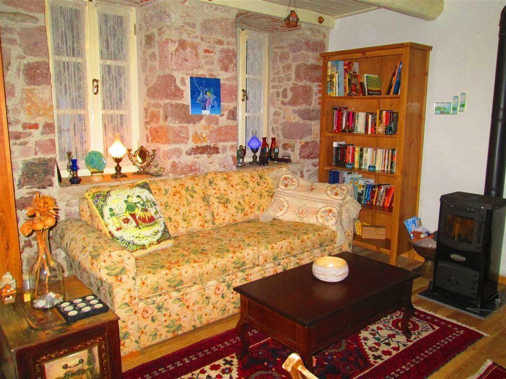 Istanbul Pension Ayvalik Bagian luar foto
