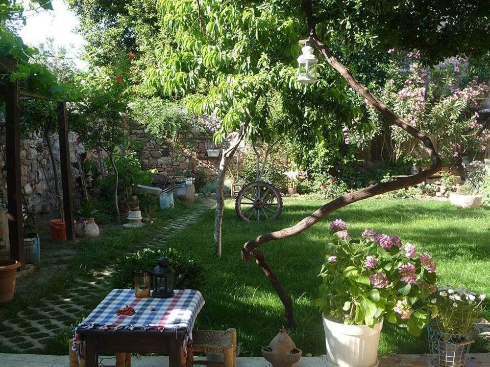 Istanbul Pension Ayvalik Bagian luar foto